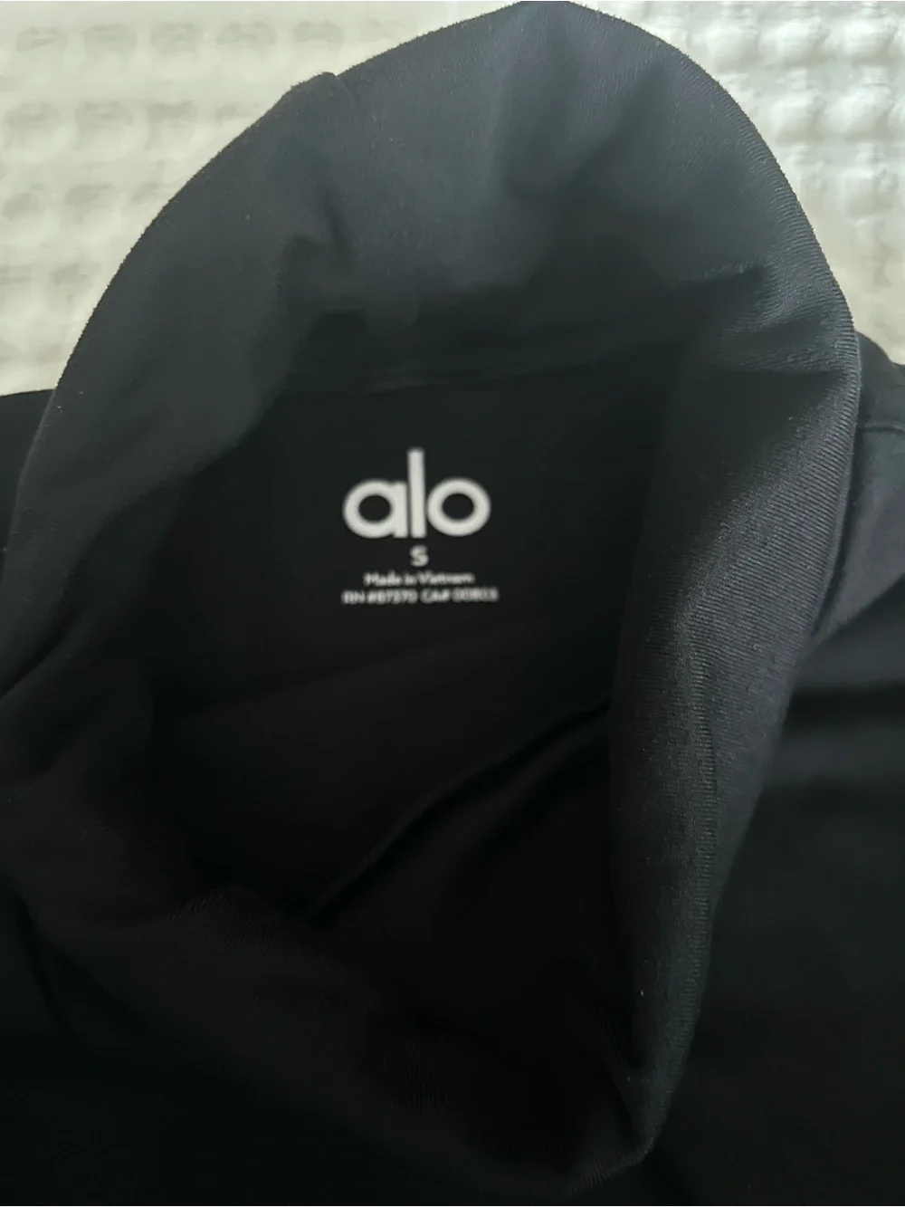 alo black turtleneck